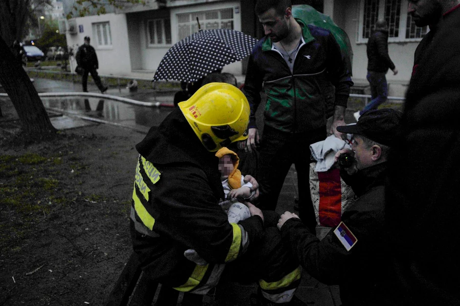 Stefan Čiča spasava dete