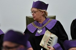 Gersdorf odpowiada na wniosek premiera: TK nie ma prawa wkraczania w funkcje orzeczniczą sądów
