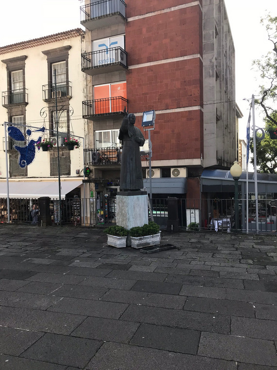 Pomnik Jana Pawła II w Funchal