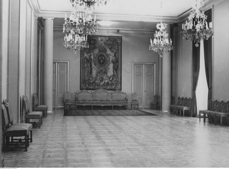 Sala balowa, rok 1938.