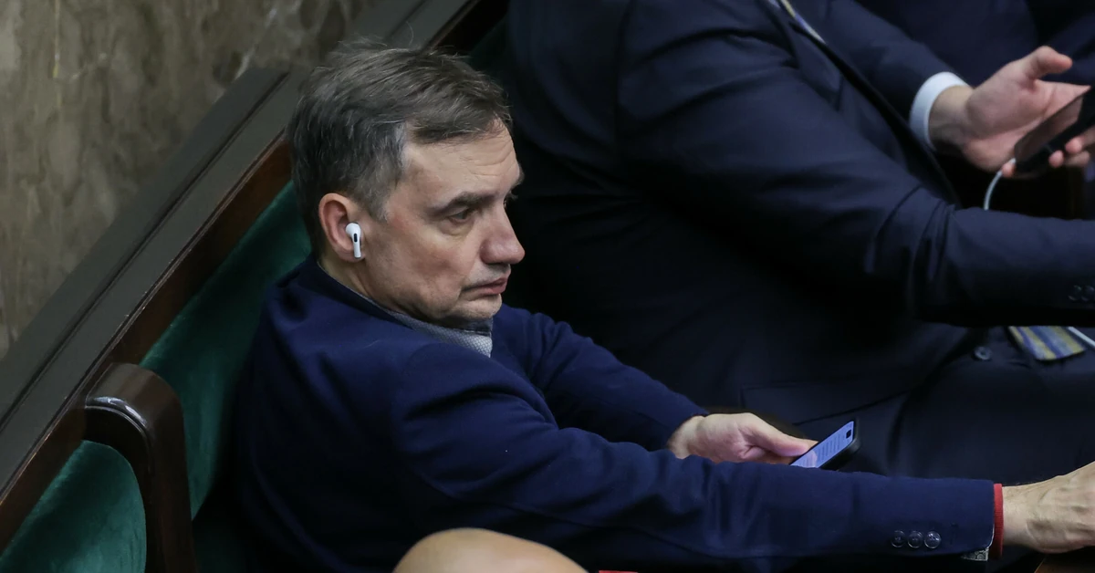 Ziobro wróci i stanie przed sądem? Polacy nie mają co do tego wątpliwości [SONDAŻ]