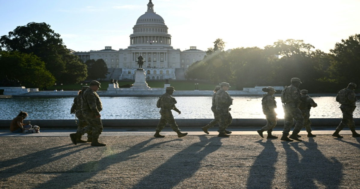 Shutdown : Trump affiche des casquettes 2028 face aux démocrates
