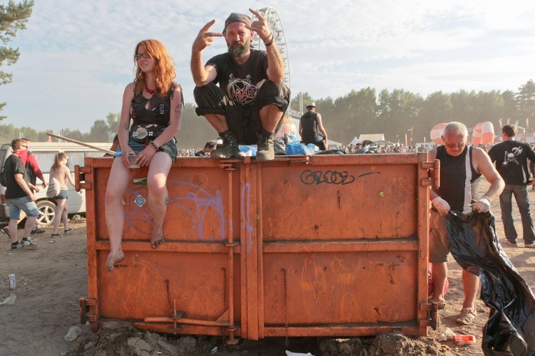 Sprzątanie po Przystanku Woodstock