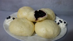 Kluski na parze z jagodami. Nowy i pyszny przepis od Heni Foks