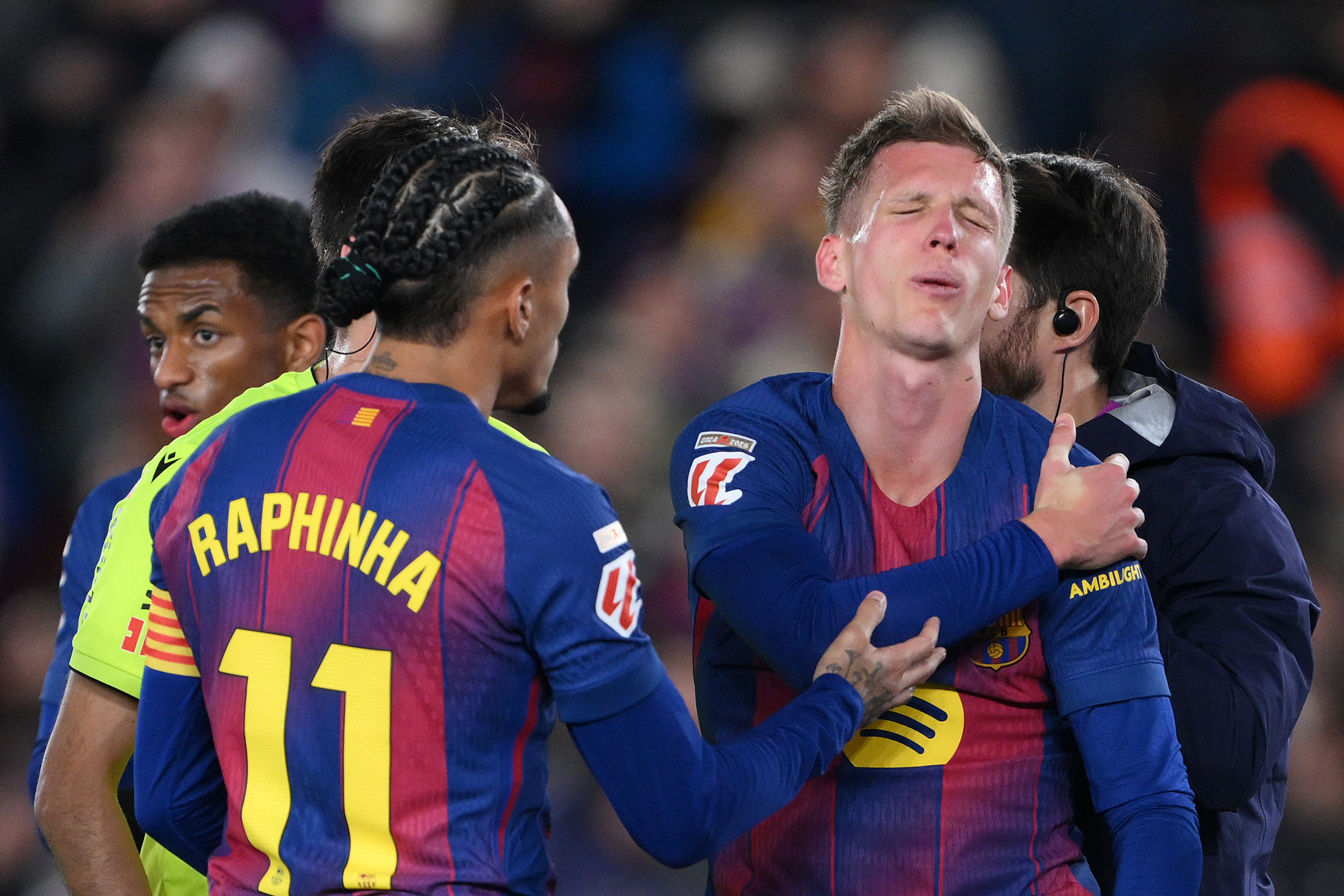 Dani Olmo no volverá a jugar hasta 2026 tras luxación en el hombro