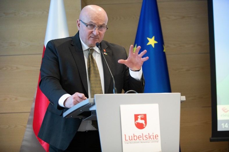 Jarosław Stawiarski podczas rady sejmiku lubelskiego (03.04.2023)