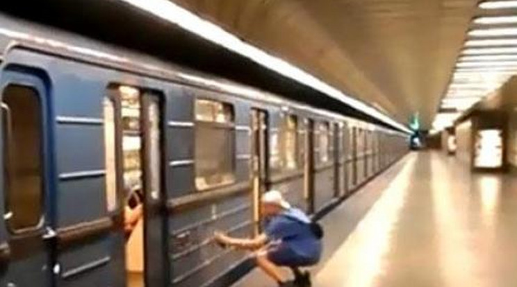 Videóra vette, ahogy megrongálja a 3-as metrót!