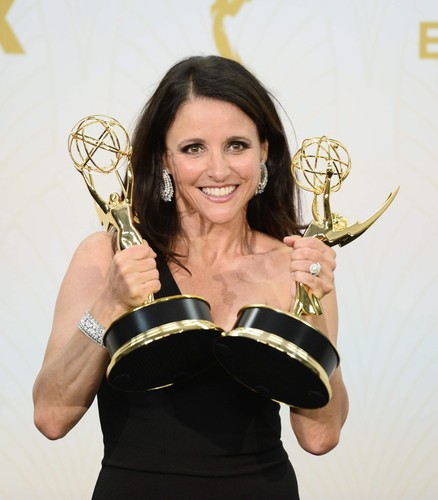 <strong>Julia Louis-Dreyfus</strong>
<br></br>
Statuetka najlepszej aktorki w serialu komediowym zgarnęła pochodząca z Nowego Jorku Julia Louis-Dreyfus, czyli serialowa Selina Meyer z 