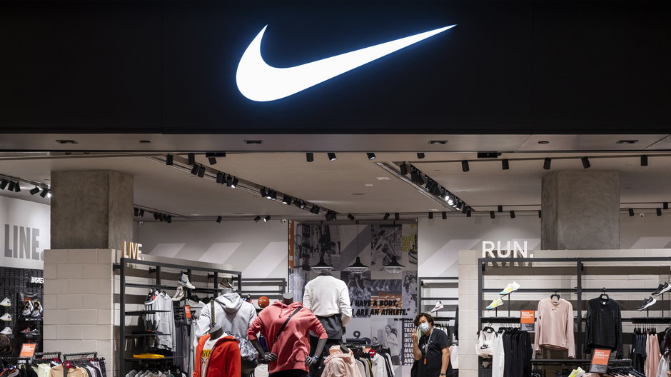 Nike zacznie zwalniać niezaszczepionych pracowników