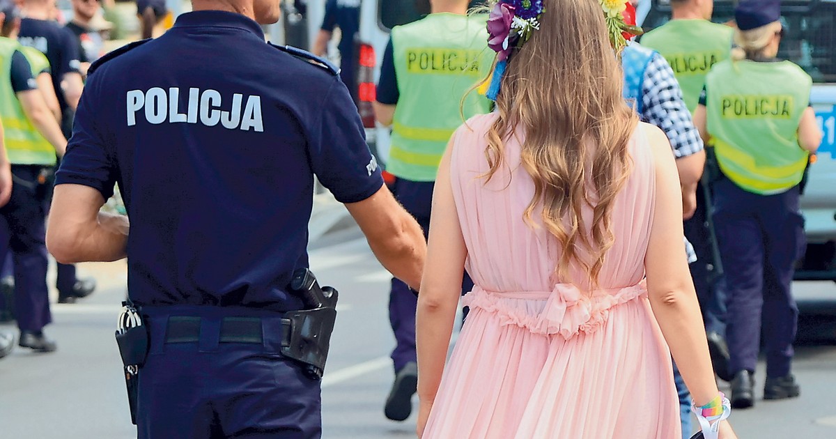 Dość! Policjanci nie chcą już służyć jako agencja ochroniarska  ani tłumić protestów kobiet