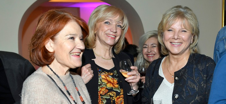 Maria Winiarska śmieje się z artykułu, w którym pomylono ją z córką. "Nadal moim mężem jest Wiktor"