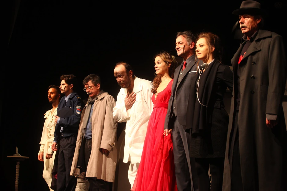 Akteri "Klaustrofobične komedije" na sceni