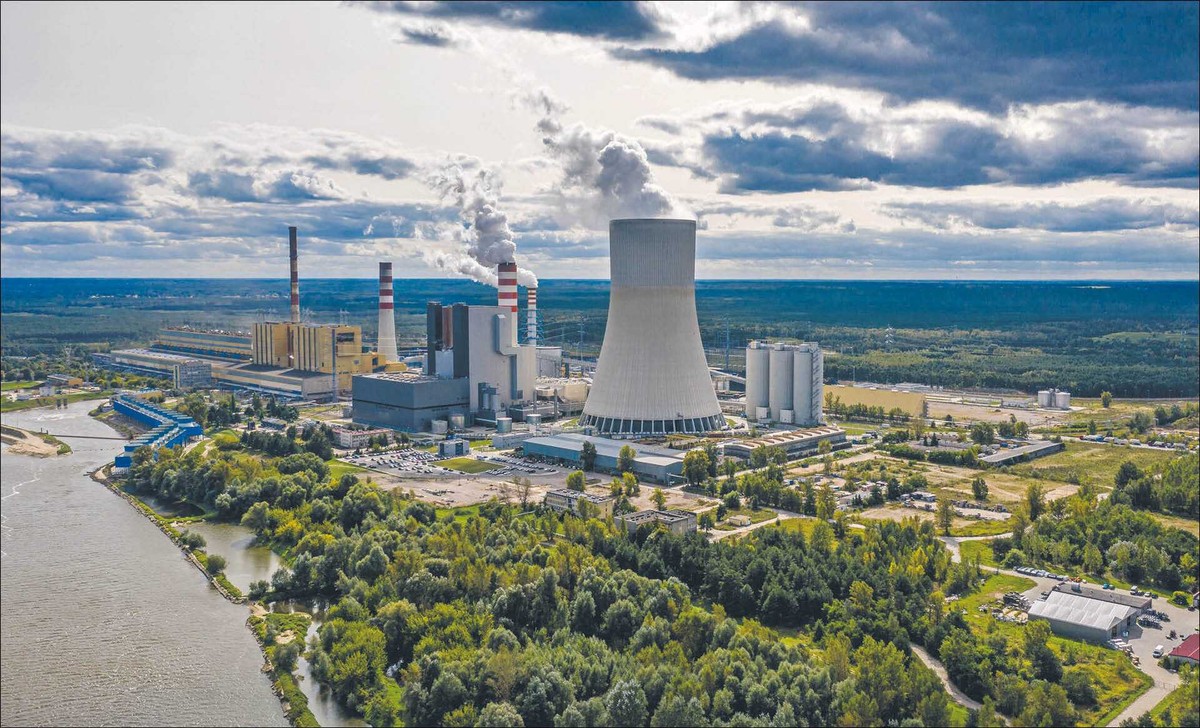 Elektrownia Kozienice w Świerżach Górnych, widok z lotu ptaka. Blok gazowy ma tam budować turecka firma