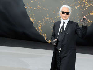 Aszexuális és munkamániás volt Karl Lagerfeld, így volt ideje és energiája a divatvilág csúcsán trónolni
