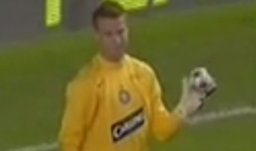 Artur Boruc (34 l.)