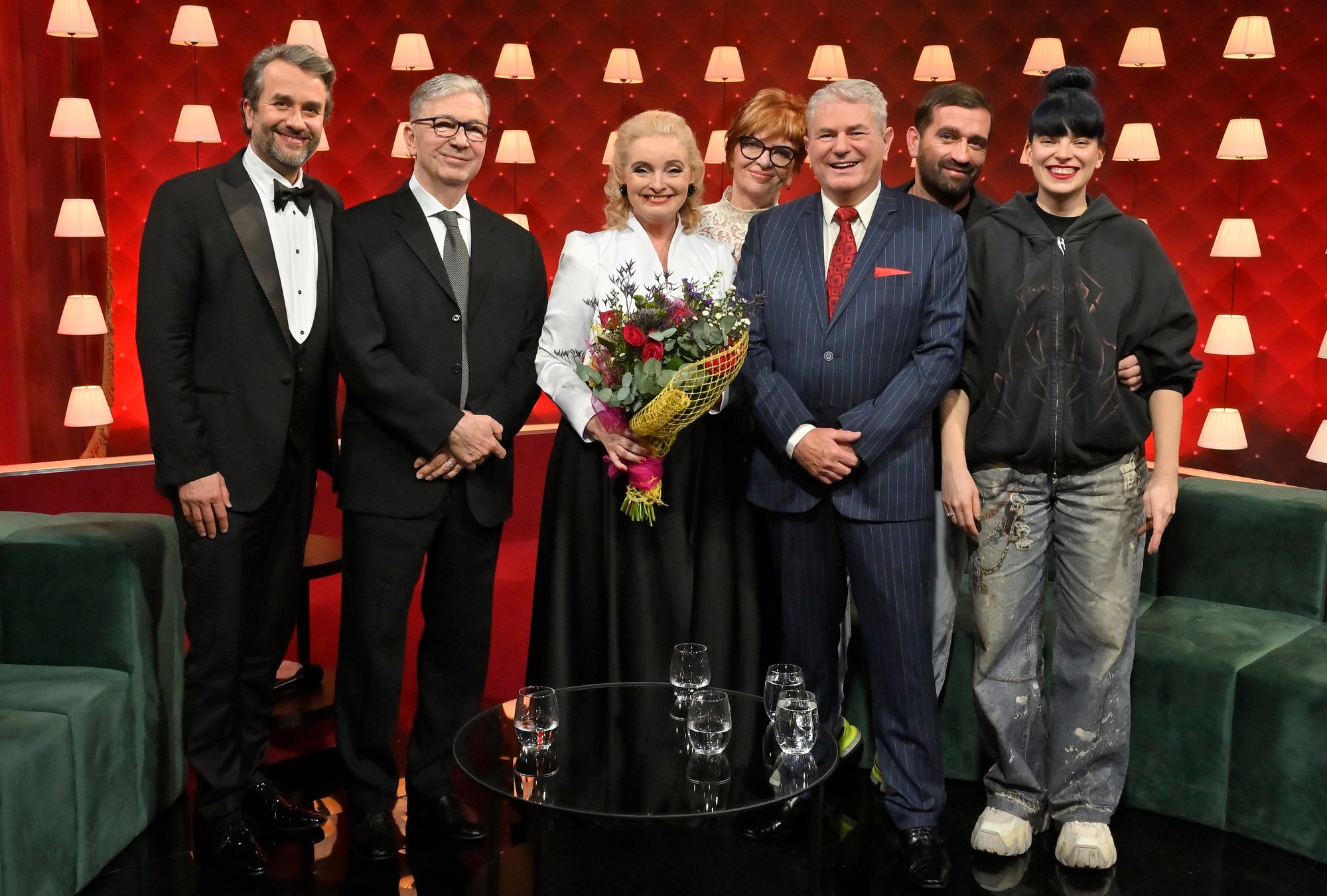Vlado Kobielsky, manžel herečky, Eva Pavlíková, Ľudmila Várossová, Miloš Bubán, Milan Ondrík a Katarzia v Sieni slávy.