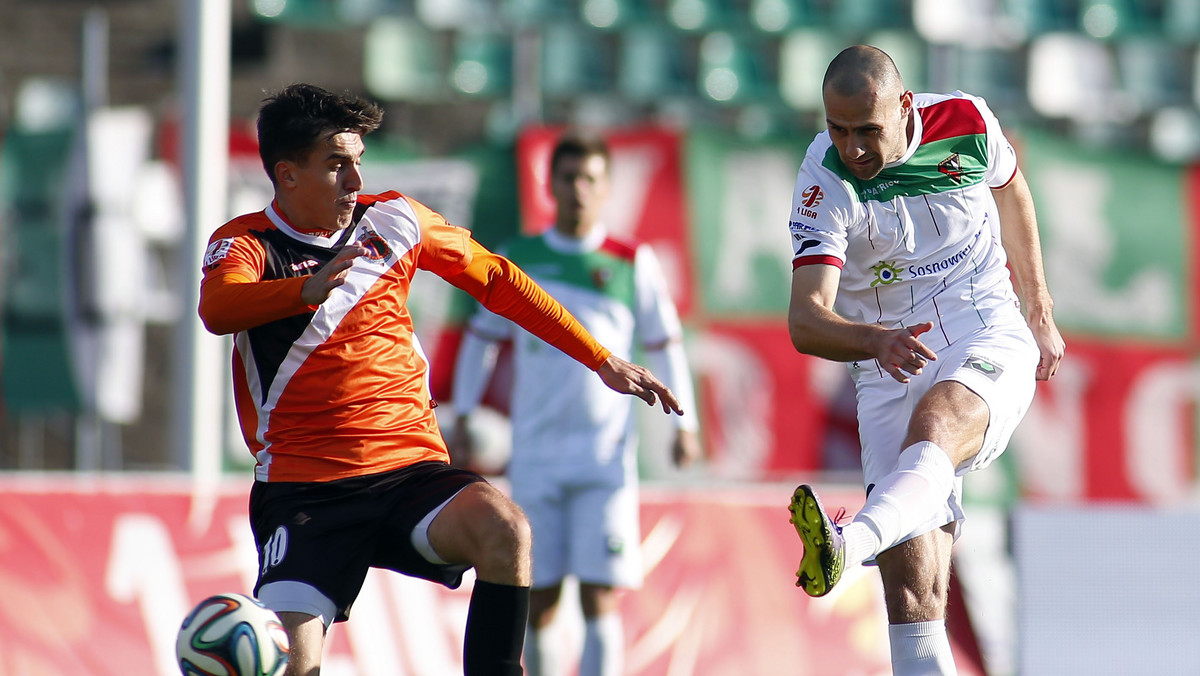 Zagłębie Sosnowiec nadal jest wiceliderem tabeli I ligi. W spotkaniu 16. kolejki zespół ten pokonał 2:0 (1:0) Chrobrego Głogów. We wcześniej rozgrywanym niedzielnym meczu Pogoń Siedlce przegrała 0:1 (0:1) ze Stomilem Olsztyn.