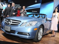 Na zimę gwiazda topless...