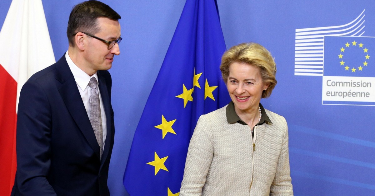 Nowe podatki i polski satelita. Zobacz, na co zgodził się rząd w zamian za KPO