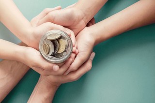 Jak oszczędzają Polacy? Tylko co trzeci robi to regularnie