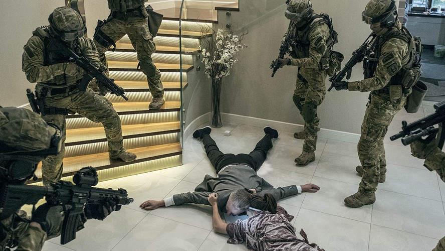 Bogusław Linda w filmie Patryka Vegi 'Kobiety mafii'