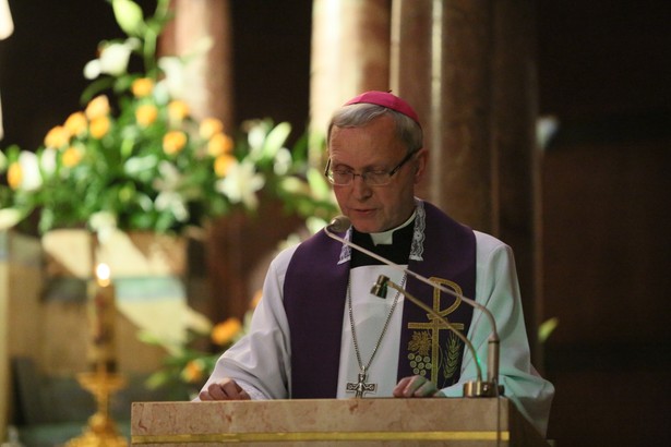 bp Piotr Libera. Fot. PAP/Stanisław Rozpędzik