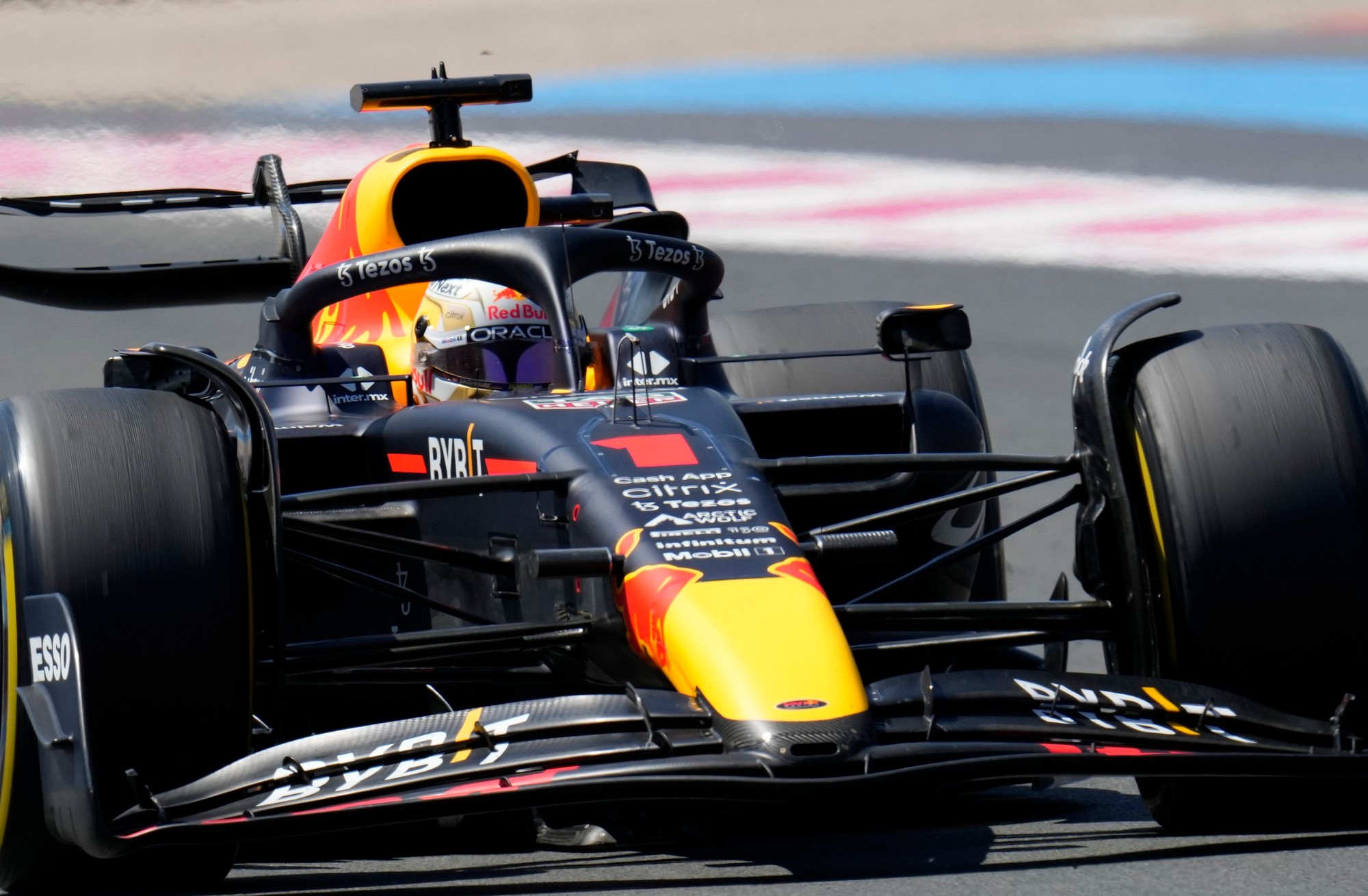 Holanďan Max Verstappen z tímu Red Bull.