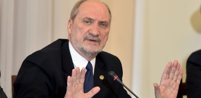 Macierewicz stawia ultimatum Francuzom!