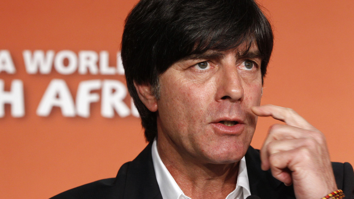 Selekcjoner reprezentacji Niemiec, Joachim Loew zakwestionował decyzję sędziego o pokazaniu żółtej kartki Thomasowi Muellerowi w ćwierćfinałowym spotkaniu z Argentyną. Z powodu tego upomnienia młody napastnik nie wystąpi w półfinale z Hiszpanią.