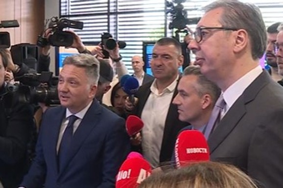 Vučić prisustvuje puštanju u rad novog superkompjutera u Kragujevcu