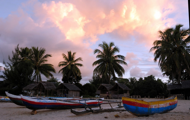 Dwa tygodnie temu przez Madagaskar przeszedł cyklon Ana, zabijając co najmniej 55 osób i pozbawiając dachu nad głową 130 tys.