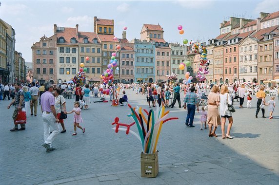 Błysk, mat, kolor. Sentymentalna podróż do Warszawy lat 90-tych