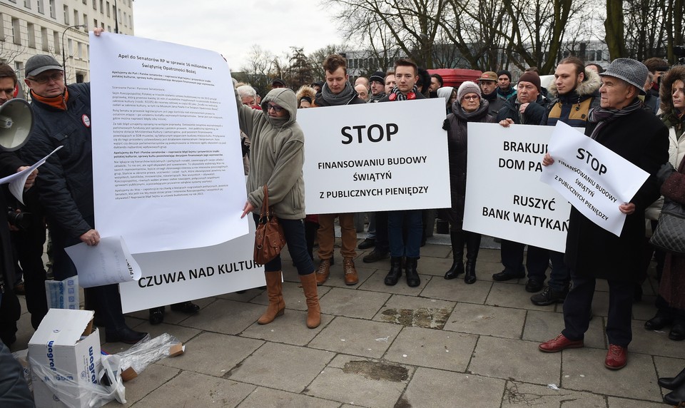 Protest przeciw finansowaniu Świątyni Opatrzności Bożej