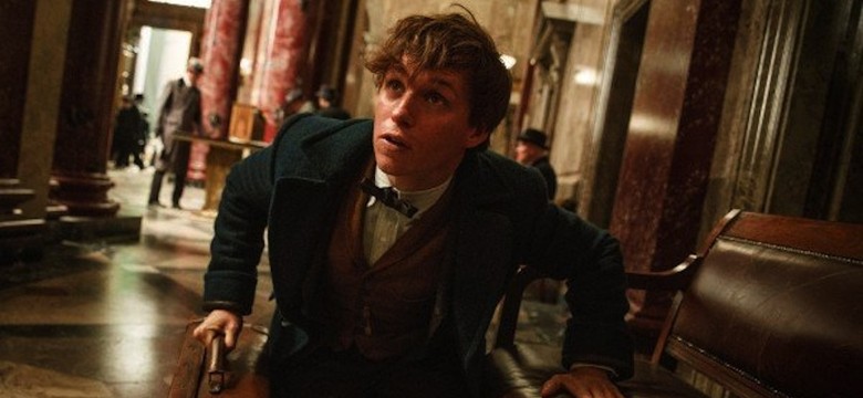 "Fantastyczne zwierzęta i jak je znaleźć": Eddie Redmayne jak Harry Potter ZWIASTUN