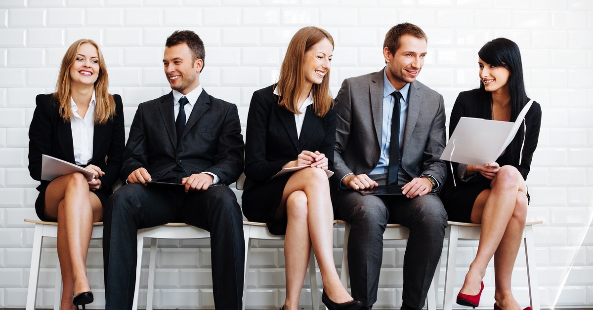 Wykształcenie czy doświadczenie, co ma większe znaczenie? Sztuczna inteligencja zmienia podejście do rekrutacji