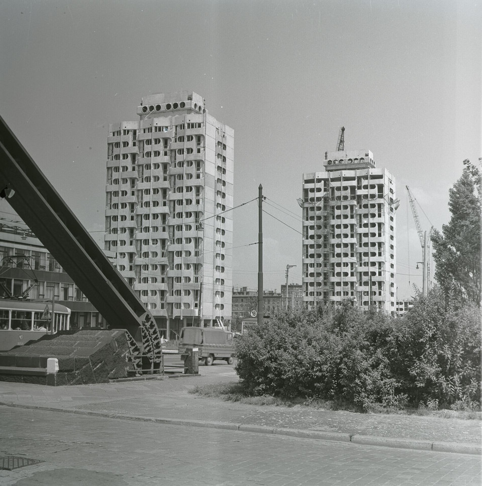 Jadwiga Grabowska-Hawrylak, budowa zespołu mieszkaniowego, plac Grunwaldzki, fot. Zbigniew Nowak, Ośrodek Pamięć i Przyszłość