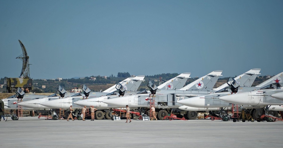 Były przyjaciel wbija nóż w plecy? Wielka baza w ogniu