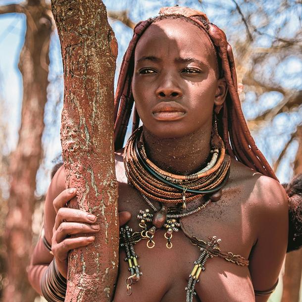 Kobieta z plemienia Himba, które zamieszkuje tereny północnej Namibii i Angoli