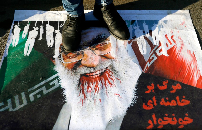 Ilustracija: protest protiv režima ajatolaha Alija Hamneija