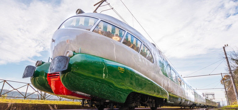Arlecchino - niezwykły włoski pociąg z przeszłości. W latach 60. jeździł 187 km/h!