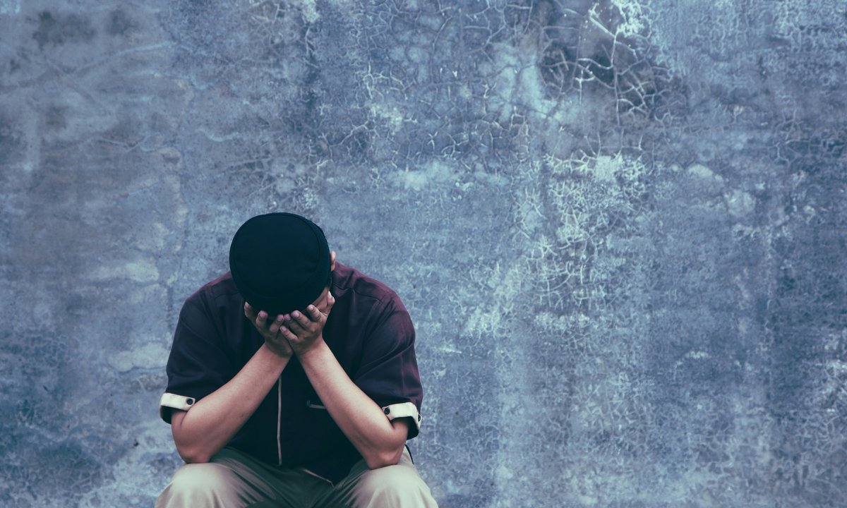 "Nigdy nie powiedziałem o tym nikomu". Mężczyźni o przemocy wobec nich