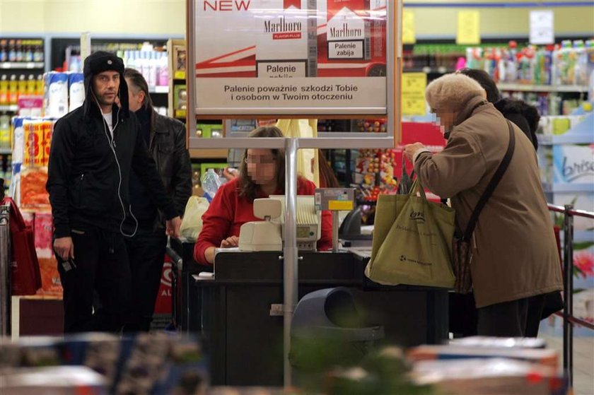 Niegrzeczny Nergal na zakupach. FOTY