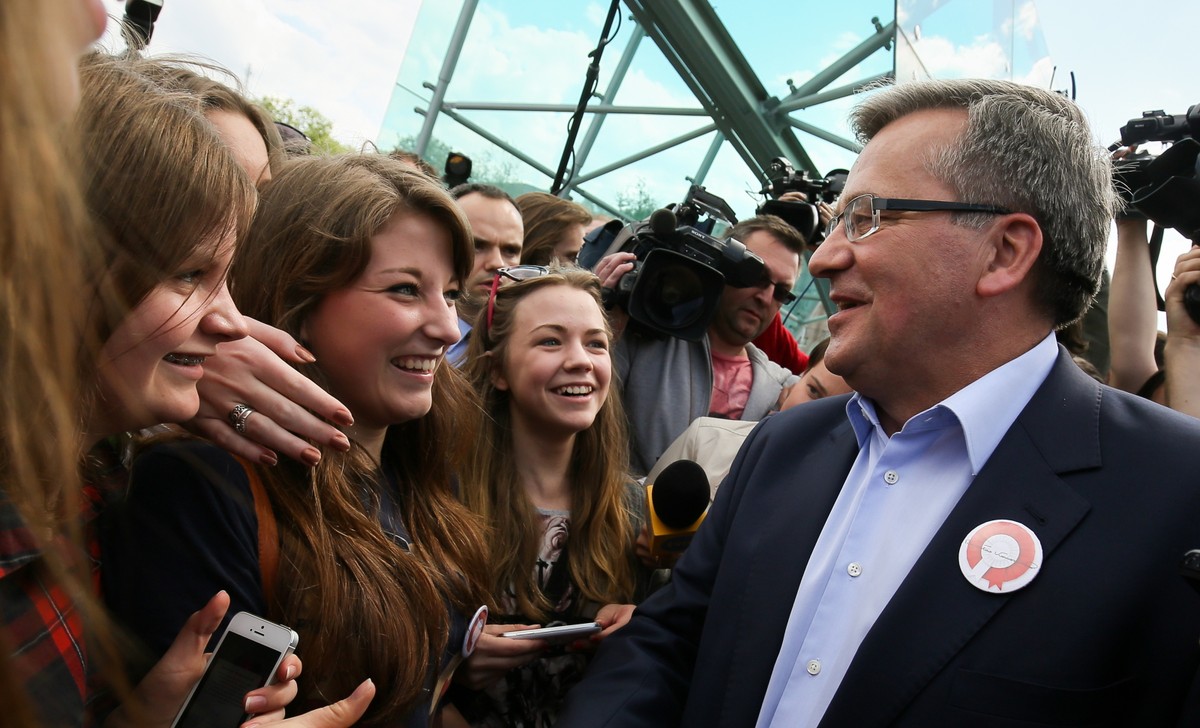 Prezydent Komorowski namawia młodych ludzi m.in. do pójścia na II turę wyborów