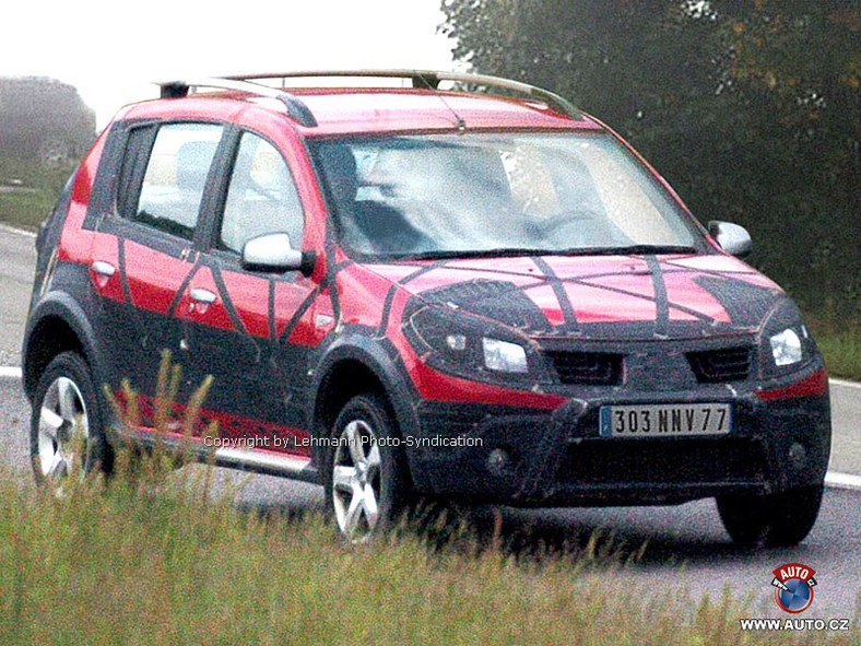 Zdjęcia szpiegowskie: Dacia SUV - tani terenowiec za 11 tys. euro