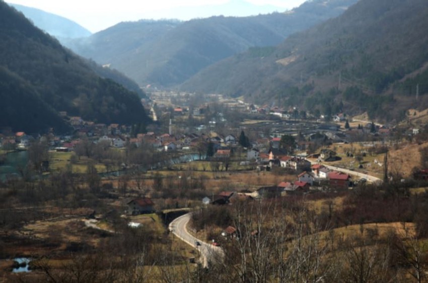 Jezero obiluje prirodnim lepotama