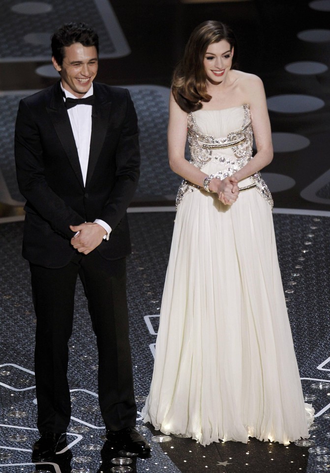 Anne Hathaway na Oscarach 2011