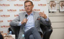 Pazura o pierwszej żonie: Wszędzie pokitrana wódka, a ja muszę nakarmić dziecko, uprać mu rajstopy