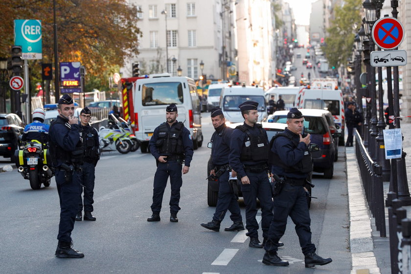 Atak na posterunek we Francji. Nożownik mógł być wtyczką ISIS