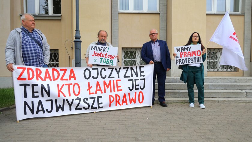 Pikieta przed sądem w Łodzi