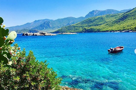 SRBI stalno letuju na HALKIDIKIJU, a ne znaju da Grčka ZA JOŠ MANJE PARA krije ČUDESNU LEPOTU: Ovo mesto je PREJEFTINO, ali GIROSA nema!